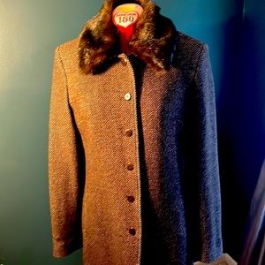 NINE WEST! CHOCOLATE BROWN WOOL COAT! Size 8